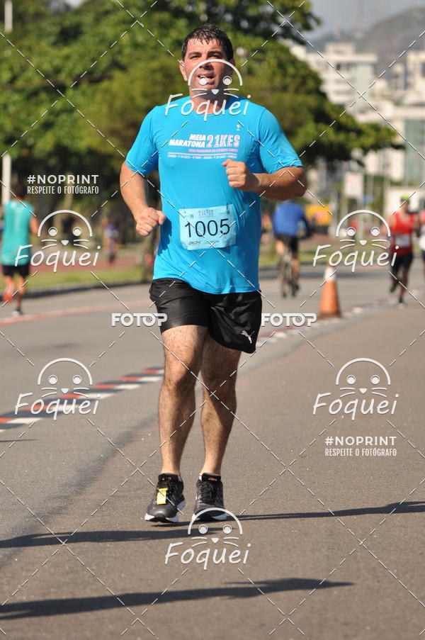 Buy your photos of the event21KES - Meia Maratona do Esprito Santo on Fotop