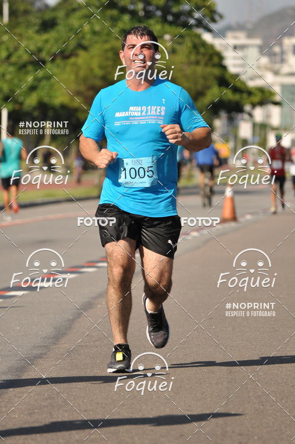 Buy your photos of the event21KES - Meia Maratona do Esprito Santo on Fotop