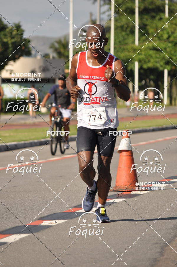 Buy your photos of the event21KES - Meia Maratona do Esprito Santo on Fotop