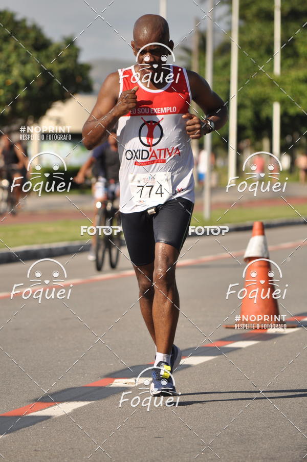 Buy your photos of the event21KES - Meia Maratona do Esprito Santo on Fotop