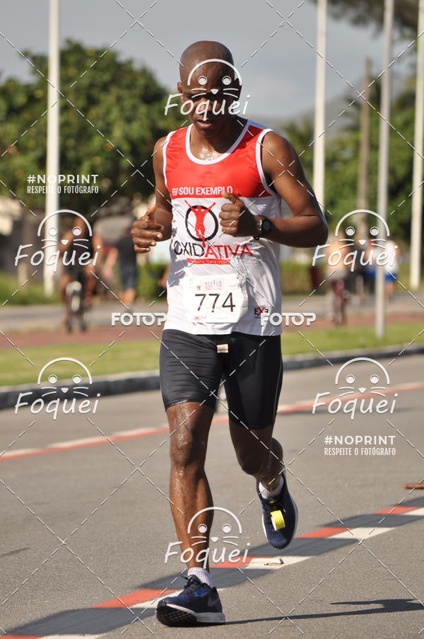 Buy your photos of the event21KES - Meia Maratona do Esprito Santo on Fotop