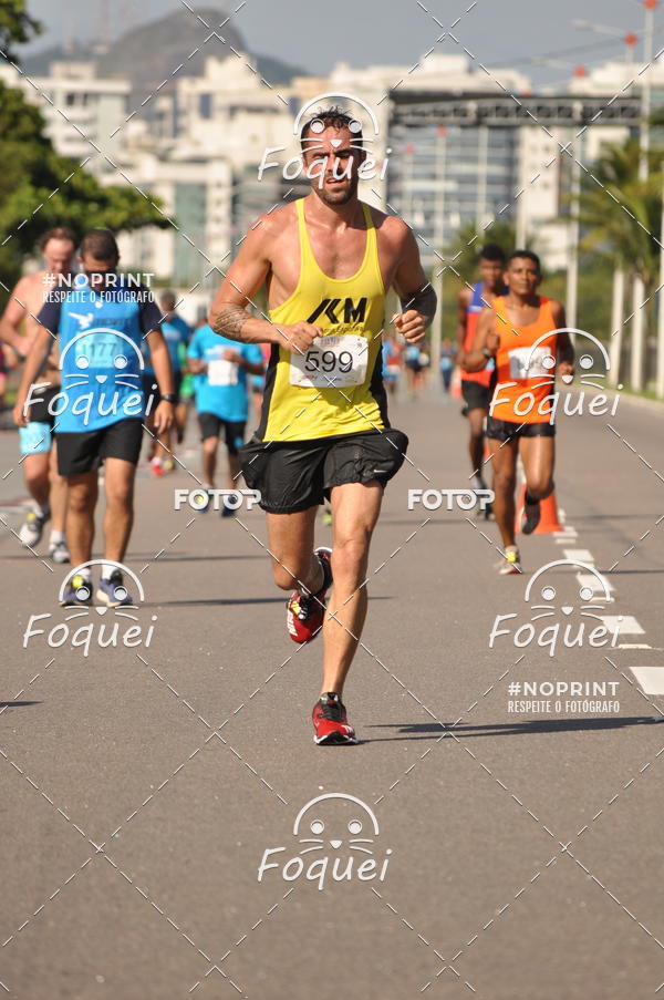 Buy your photos of the event21KES - Meia Maratona do Esprito Santo on Fotop