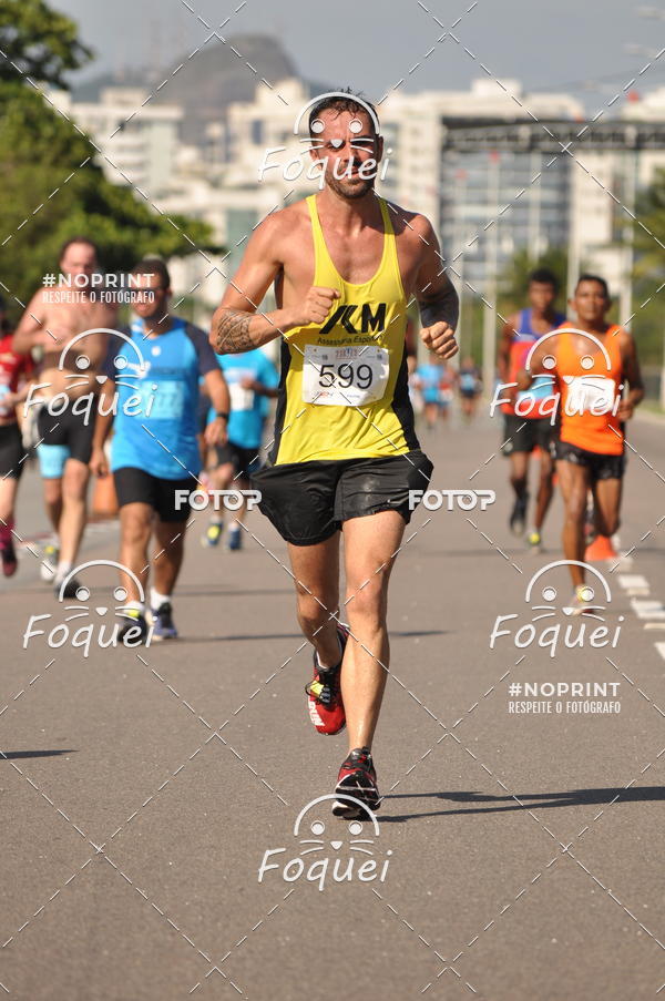 Buy your photos of the event21KES - Meia Maratona do Esprito Santo on Fotop