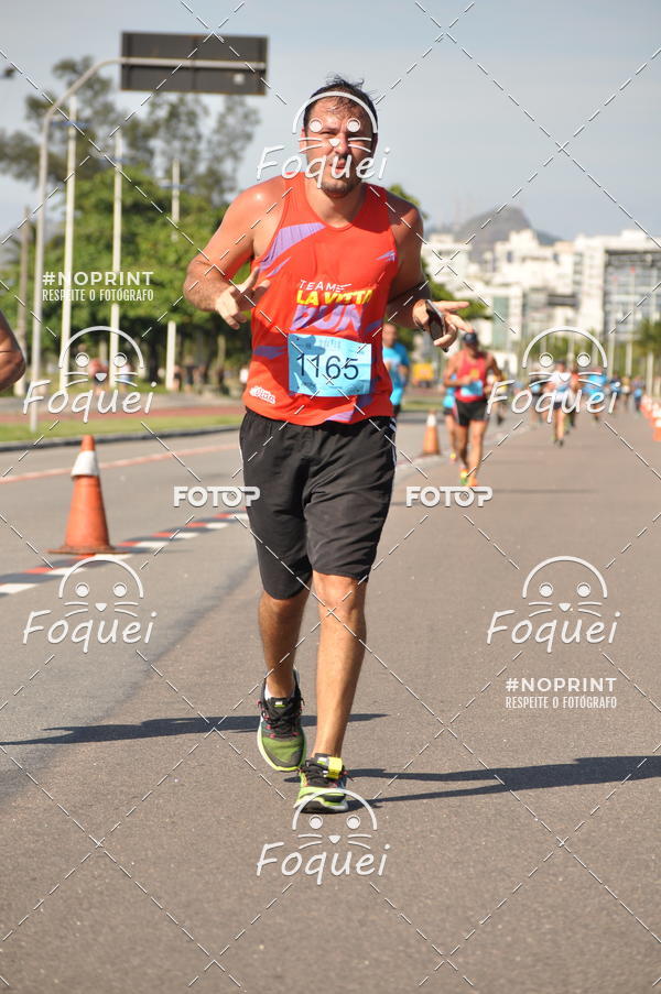 Buy your photos of the event21KES - Meia Maratona do Esprito Santo on Fotop