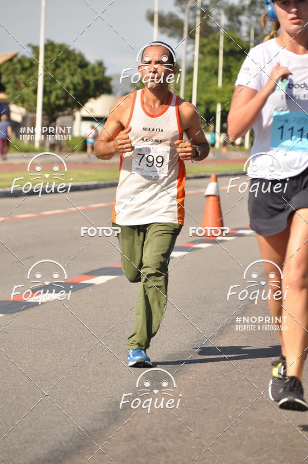 Buy your photos of the event21KES - Meia Maratona do Esprito Santo on Fotop