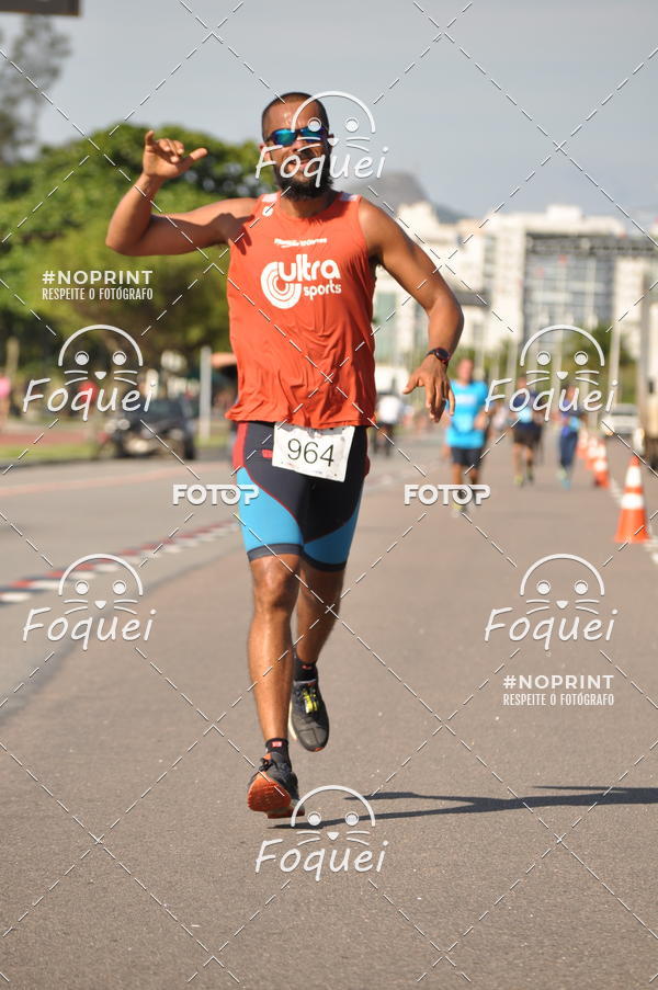 Buy your photos of the event21KES - Meia Maratona do Esprito Santo on Fotop