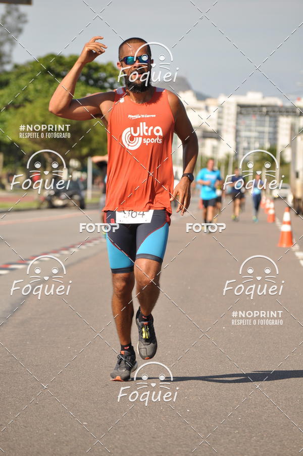 Buy your photos of the event21KES - Meia Maratona do Esprito Santo on Fotop