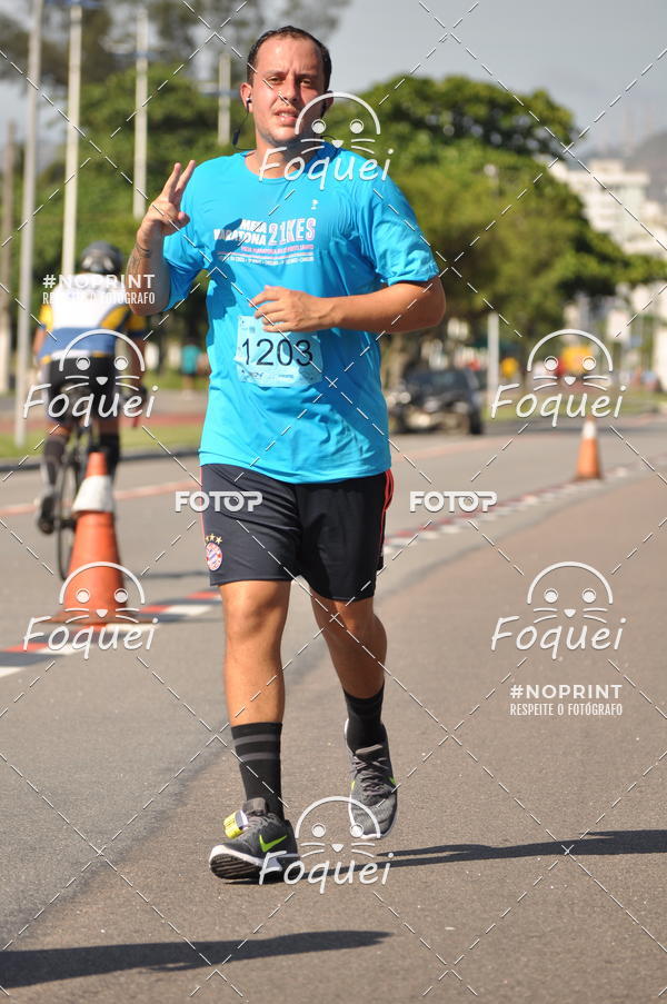 Buy your photos of the event21KES - Meia Maratona do Esprito Santo on Fotop
