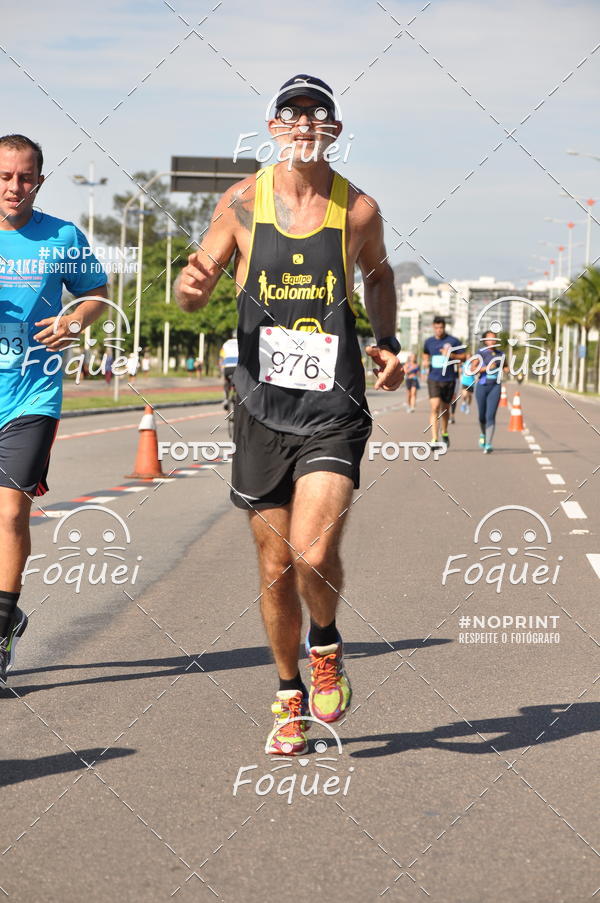Buy your photos of the event21KES - Meia Maratona do Esprito Santo on Fotop