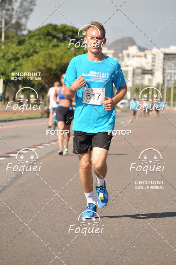Buy your photos of the event21KES - Meia Maratona do Esprito Santo on Fotop