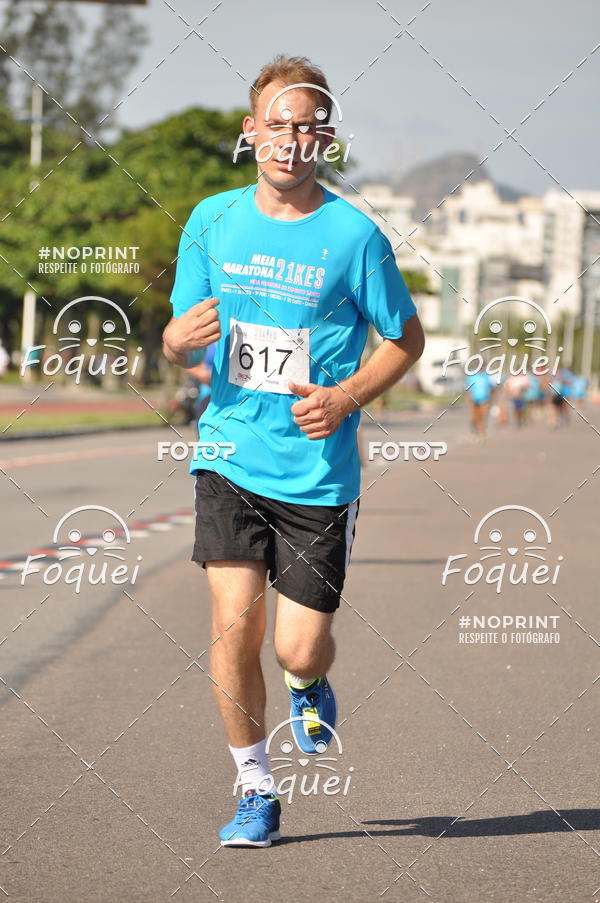 Buy your photos of the event21KES - Meia Maratona do Esprito Santo on Fotop