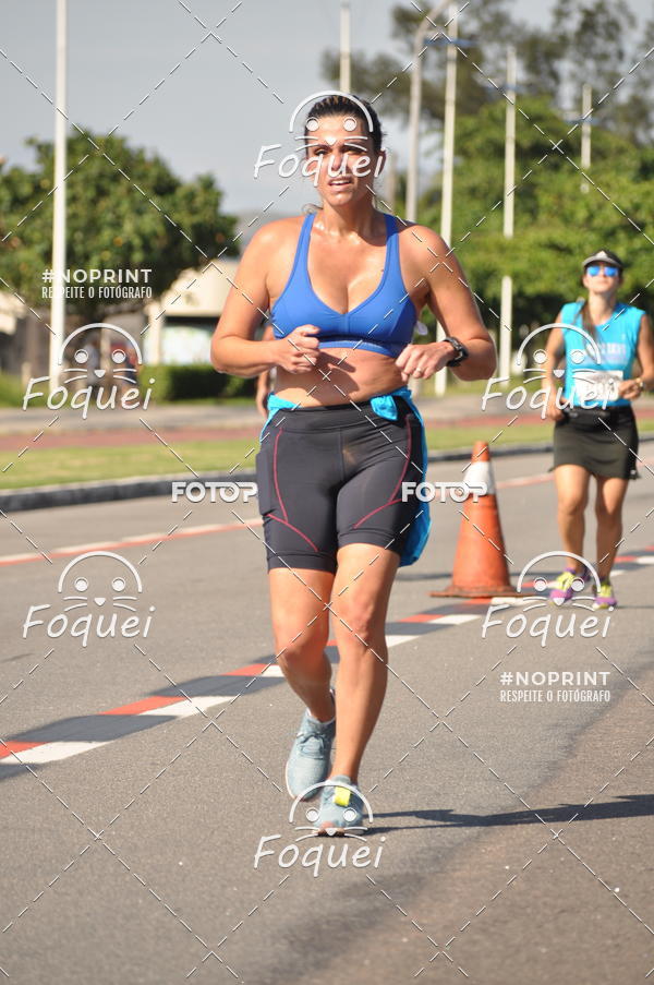 Buy your photos of the event21KES - Meia Maratona do Esprito Santo on Fotop