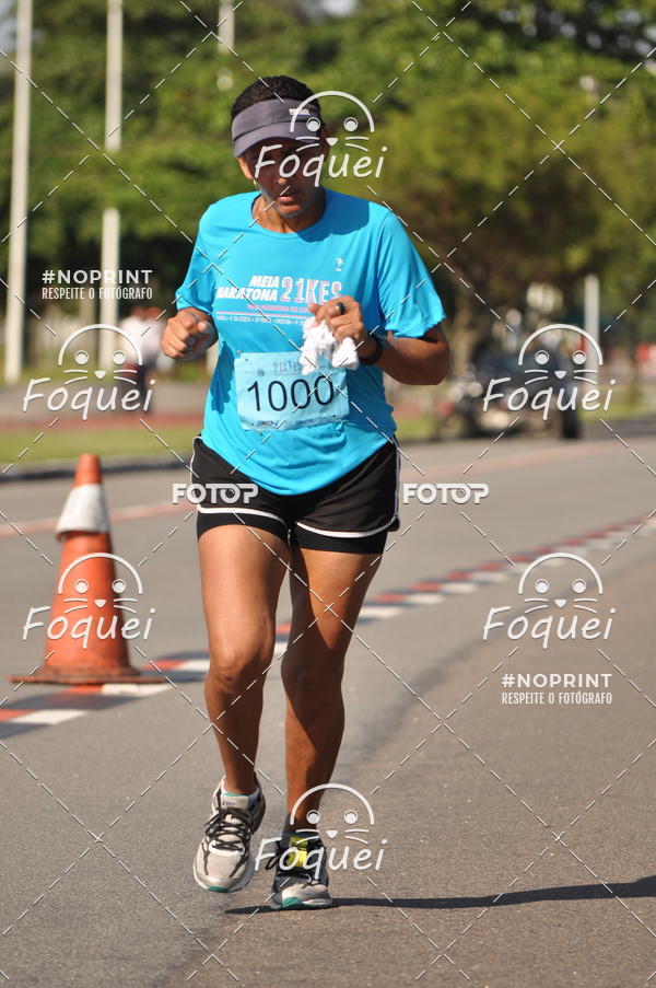 Buy your photos of the event21KES - Meia Maratona do Esprito Santo on Fotop
