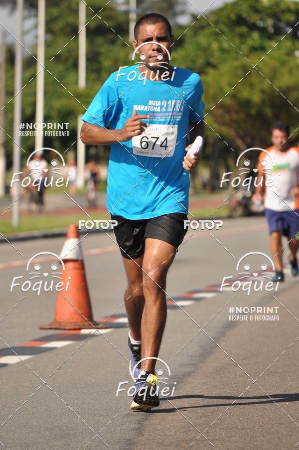 Buy your photos of the event21KES - Meia Maratona do Esprito Santo on Fotop