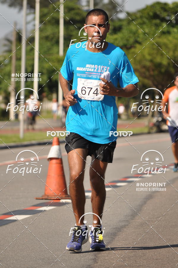 Buy your photos of the event21KES - Meia Maratona do Esprito Santo on Fotop