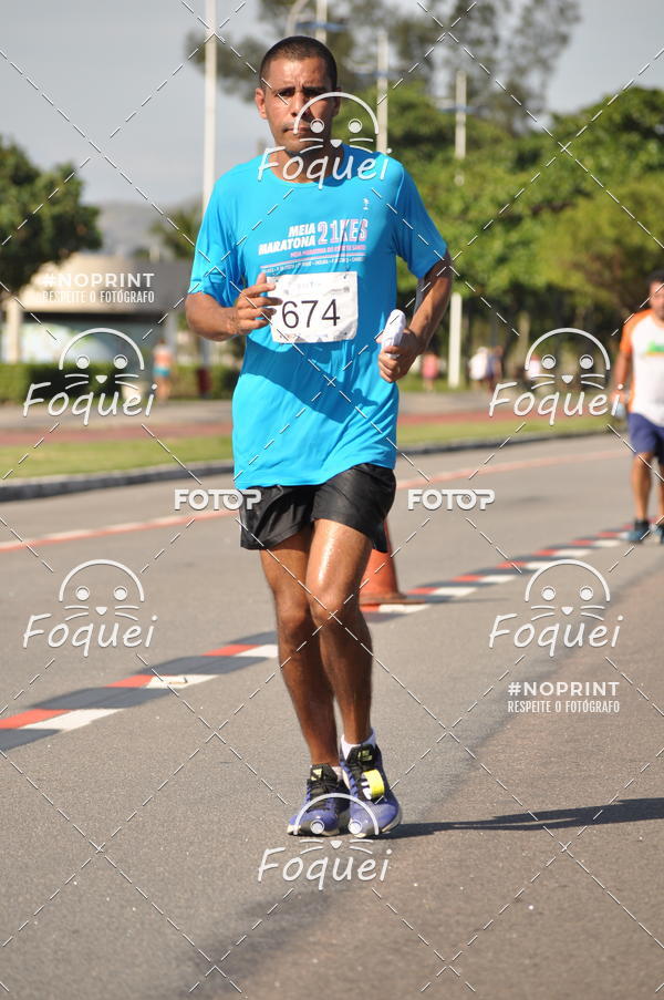 Buy your photos of the event21KES - Meia Maratona do Esprito Santo on Fotop