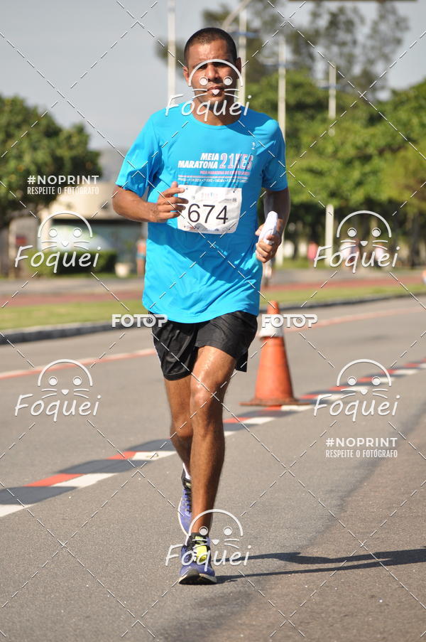 Buy your photos of the event21KES - Meia Maratona do Esprito Santo on Fotop