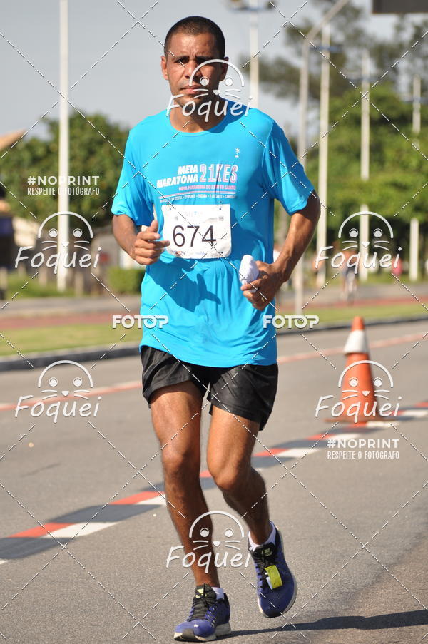 Buy your photos of the event21KES - Meia Maratona do Esprito Santo on Fotop