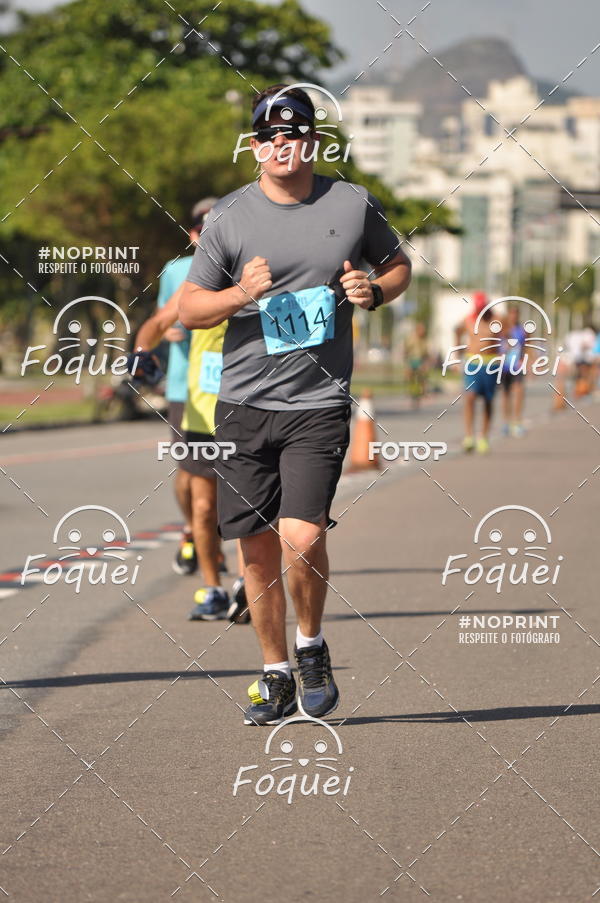 Buy your photos of the event21KES - Meia Maratona do Esprito Santo on Fotop