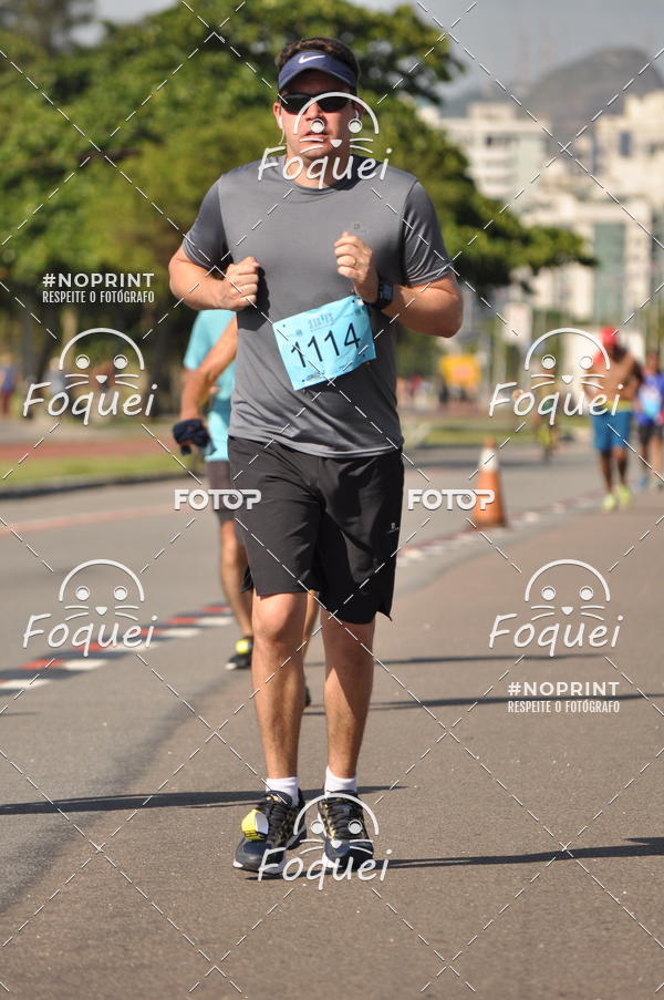 Buy your photos of the event21KES - Meia Maratona do Esprito Santo on Fotop