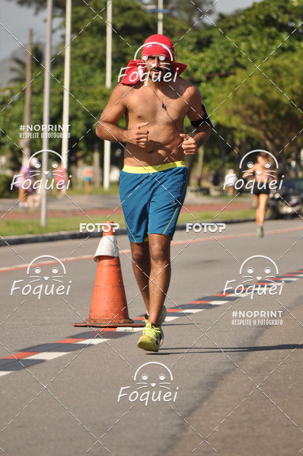 Buy your photos of the event21KES - Meia Maratona do Esprito Santo on Fotop