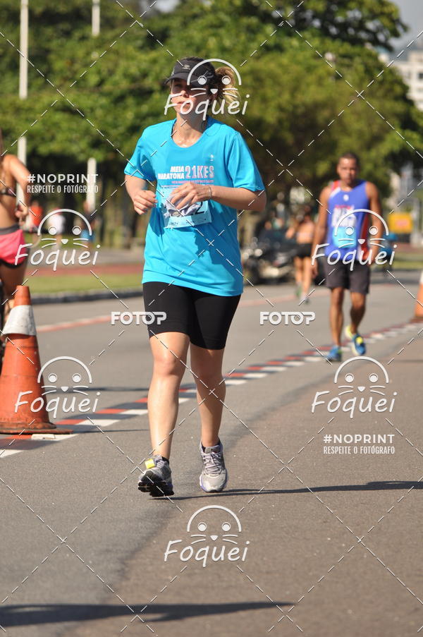 Buy your photos of the event21KES - Meia Maratona do Esprito Santo on Fotop