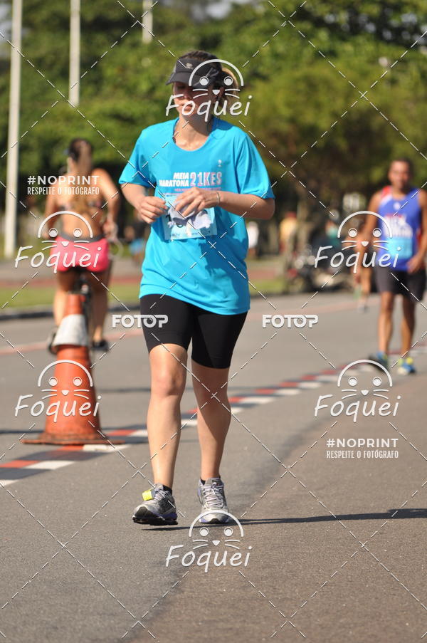 Buy your photos of the event21KES - Meia Maratona do Esprito Santo on Fotop