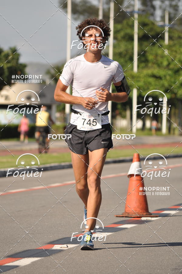 Buy your photos of the event21KES - Meia Maratona do Esprito Santo on Fotop