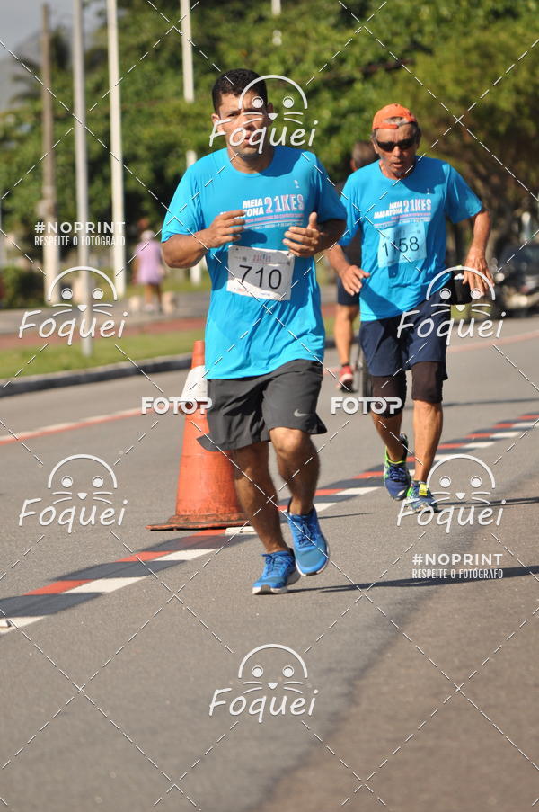 Buy your photos of the event21KES - Meia Maratona do Esprito Santo on Fotop