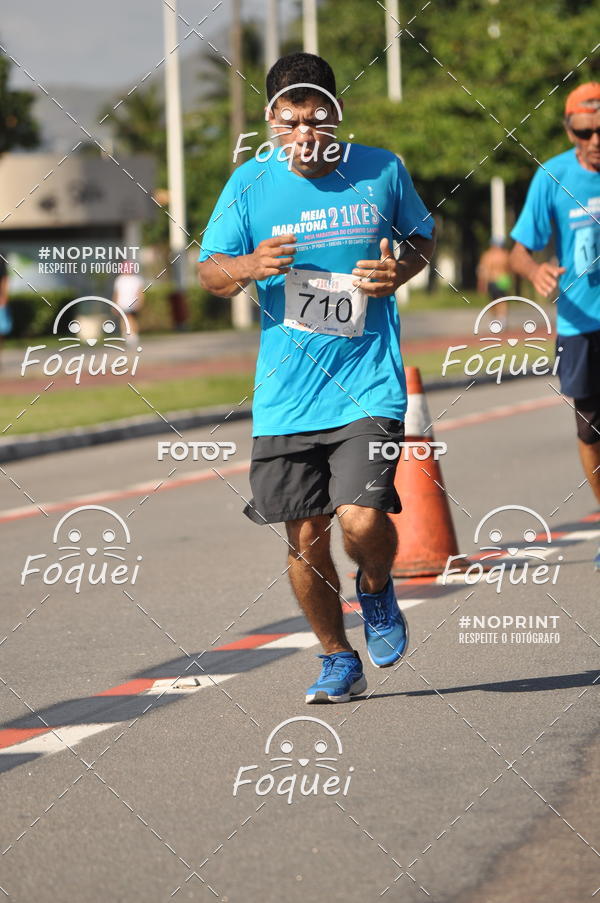 Buy your photos of the event21KES - Meia Maratona do Esprito Santo on Fotop