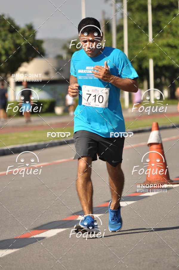 Buy your photos of the event21KES - Meia Maratona do Esprito Santo on Fotop