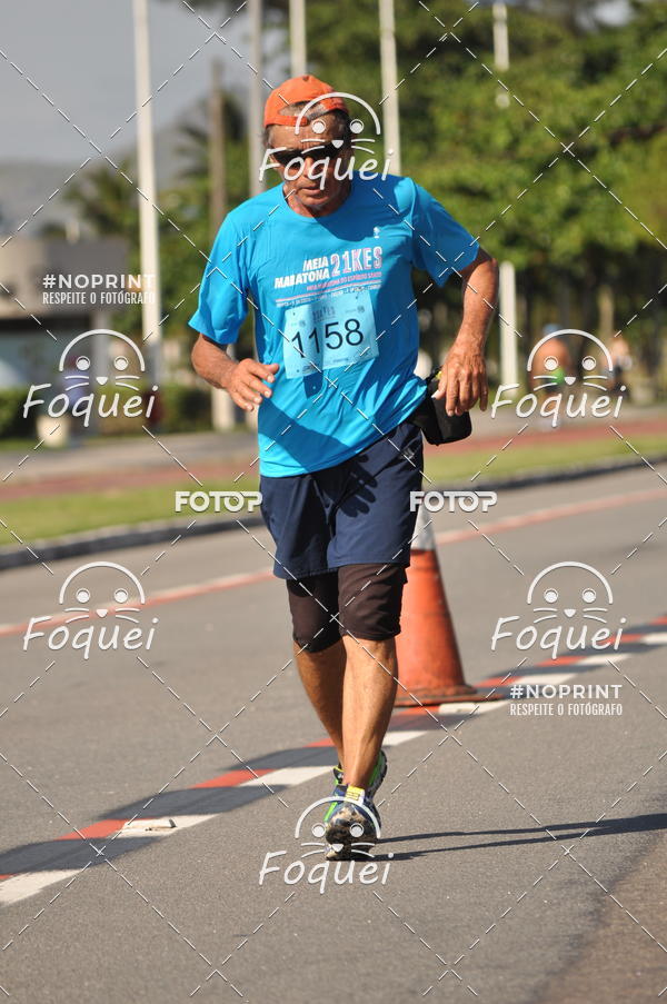 Buy your photos of the event21KES - Meia Maratona do Esprito Santo on Fotop