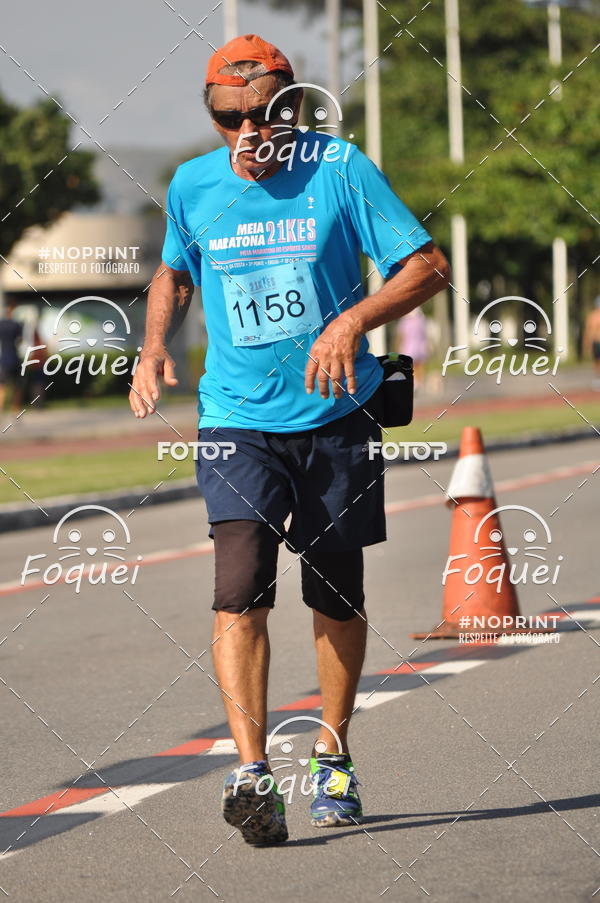 Buy your photos of the event21KES - Meia Maratona do Esprito Santo on Fotop