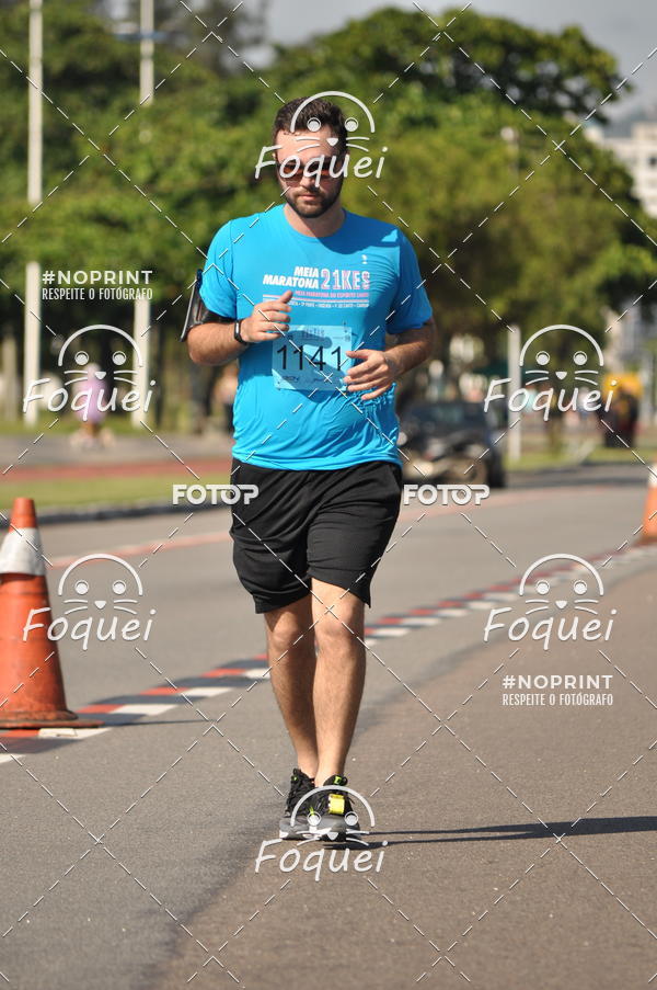 Buy your photos of the event21KES - Meia Maratona do Esprito Santo on Fotop