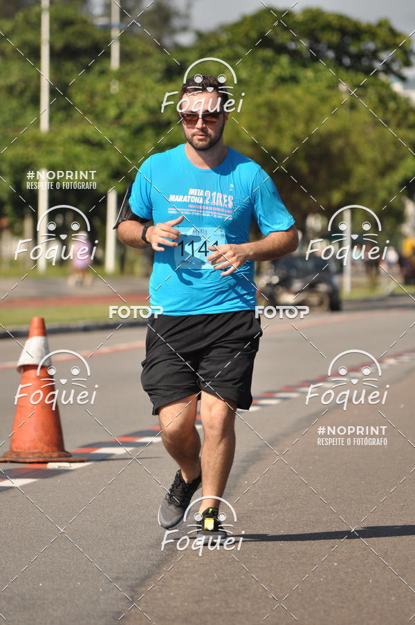 Buy your photos of the event21KES - Meia Maratona do Esprito Santo on Fotop