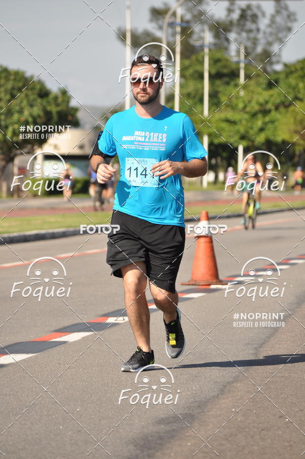 Buy your photos of the event21KES - Meia Maratona do Esprito Santo on Fotop