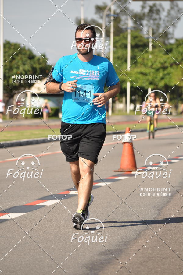 Buy your photos of the event21KES - Meia Maratona do Esprito Santo on Fotop