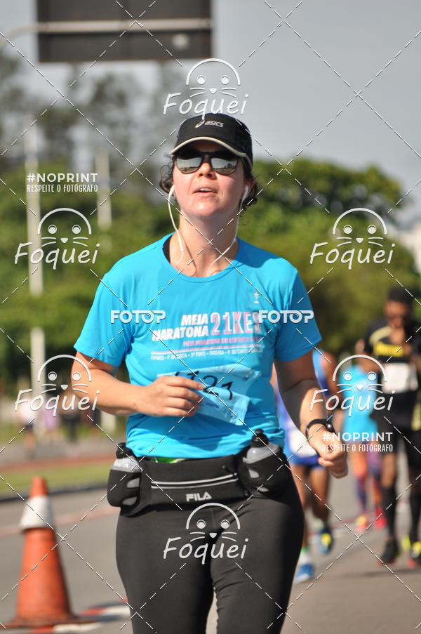 Buy your photos of the event21KES - Meia Maratona do Esprito Santo on Fotop