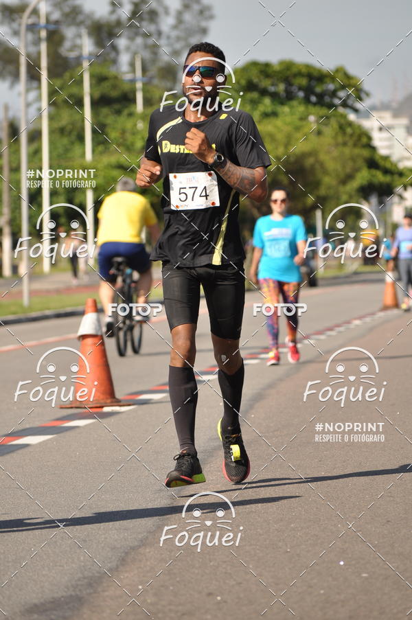 Buy your photos of the event21KES - Meia Maratona do Esprito Santo on Fotop