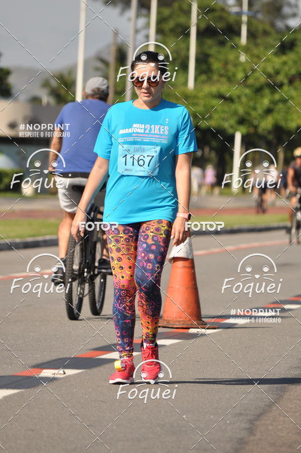 Buy your photos of the event21KES - Meia Maratona do Esprito Santo on Fotop