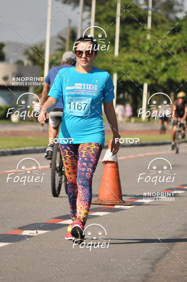 Buy your photos of the event21KES - Meia Maratona do Esprito Santo on Fotop