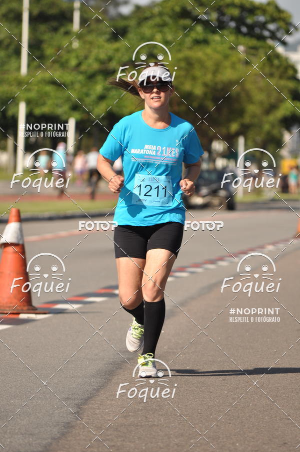 Buy your photos of the event21KES - Meia Maratona do Esprito Santo on Fotop