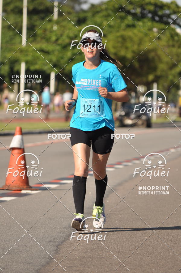 Buy your photos of the event21KES - Meia Maratona do Esprito Santo on Fotop