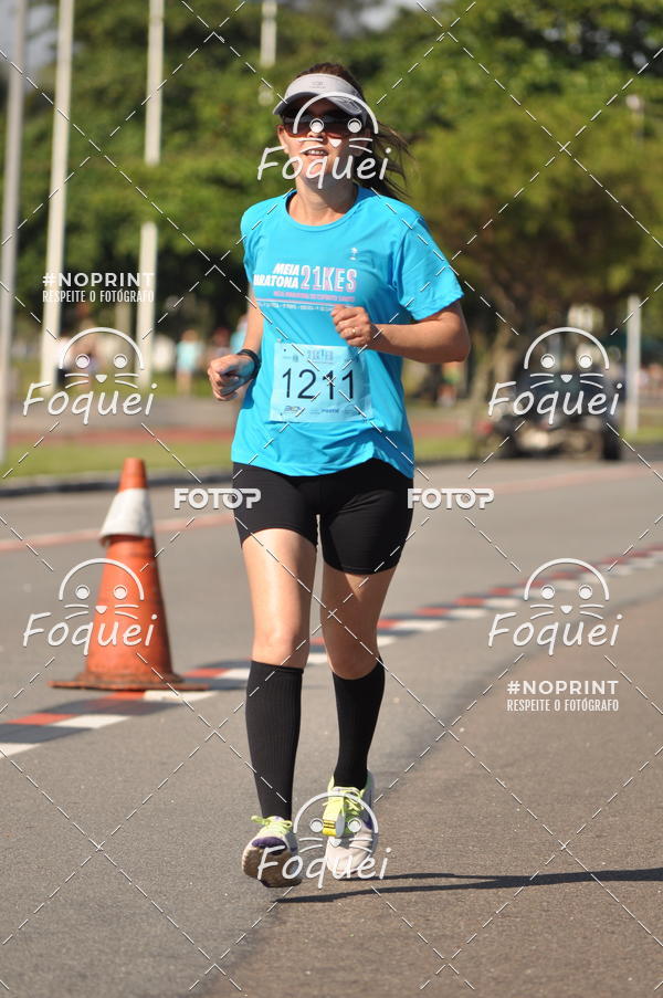 Buy your photos of the event21KES - Meia Maratona do Esprito Santo on Fotop