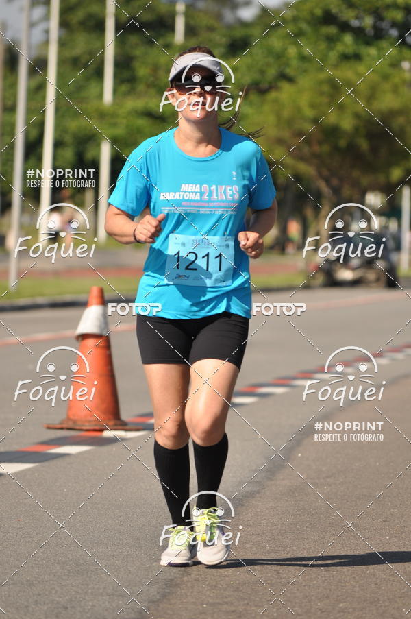 Buy your photos of the event21KES - Meia Maratona do Esprito Santo on Fotop