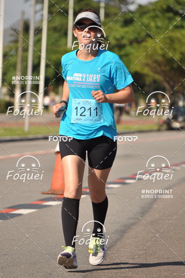 Buy your photos of the event21KES - Meia Maratona do Esprito Santo on Fotop