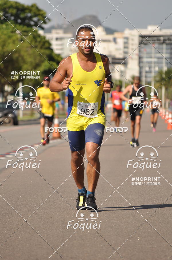 Buy your photos of the event21KES - Meia Maratona do Esprito Santo on Fotop