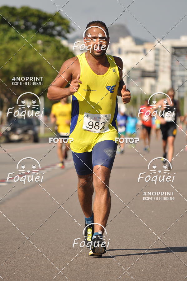 Buy your photos of the event21KES - Meia Maratona do Esprito Santo on Fotop
