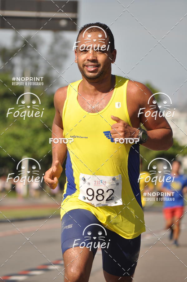 Buy your photos of the event21KES - Meia Maratona do Esprito Santo on Fotop