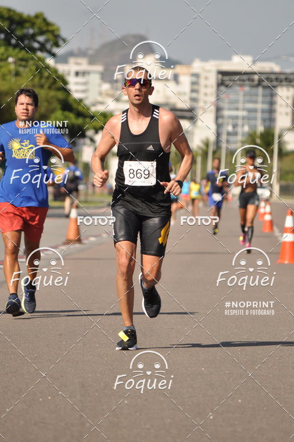 Buy your photos of the event21KES - Meia Maratona do Esprito Santo on Fotop